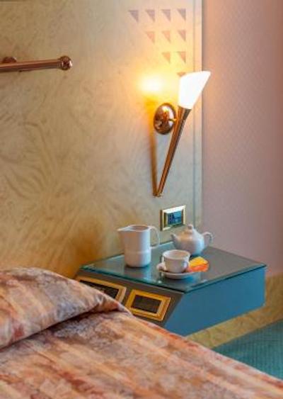 شگ هتل انتونلا