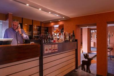 هستلری دو پیفسهف