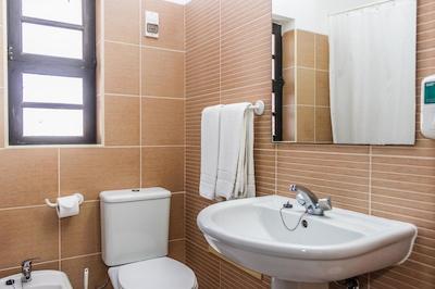 کلینا ویلیج