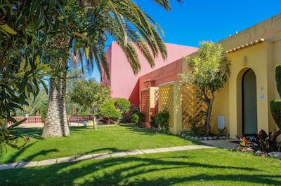 کلینا ویلیج