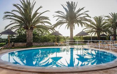 کلینا ویلیج