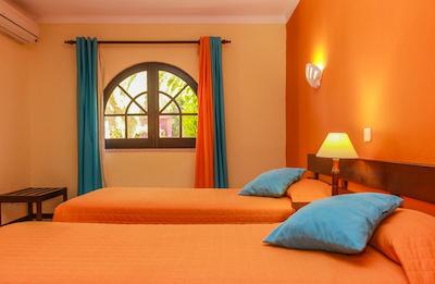 کلینا ویلیج