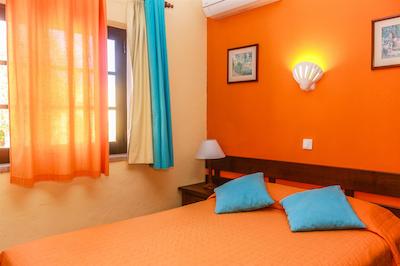 کلینا ویلیج