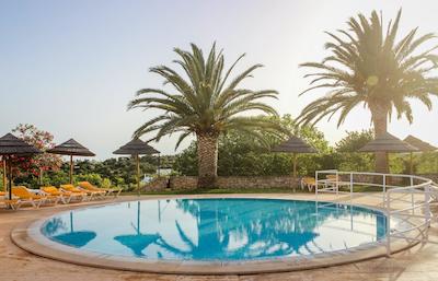 کلینا ویلیج