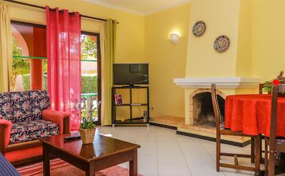 کلینا ویلیج