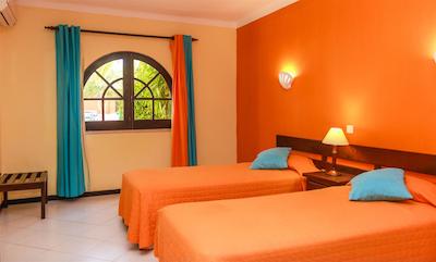 کلینا ویلیج