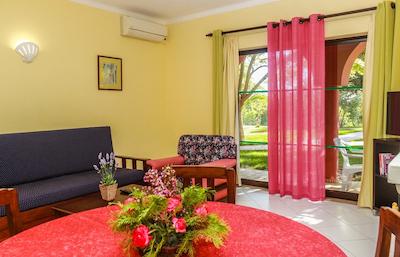 کلینا ویلیج