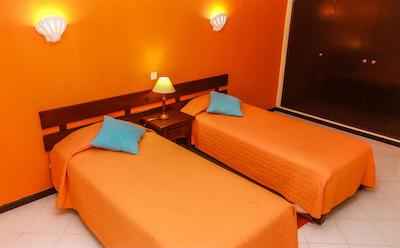 کلینا ویلیج