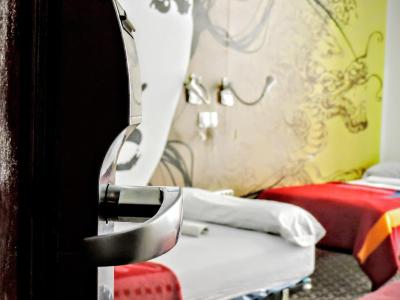 هم یود هستل