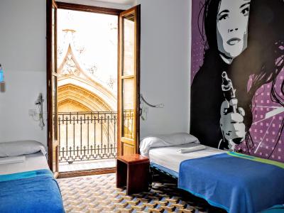 هم یود هستل