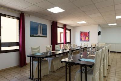 د اُریجینالز اراز