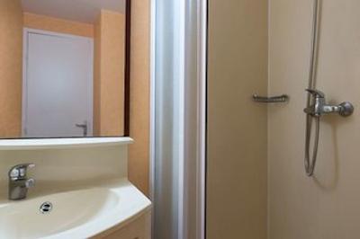 د اُریجینالز اراز