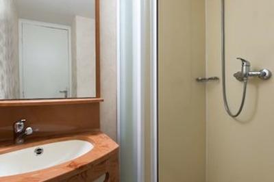 د اُریجینالز اراز