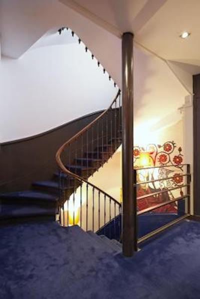 است سرنین هتل