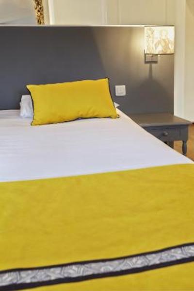 است سرنین هتل