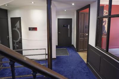 است سرنین هتل