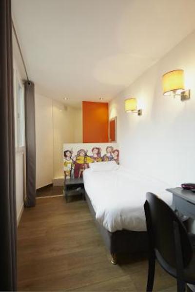 است سرنین هتل