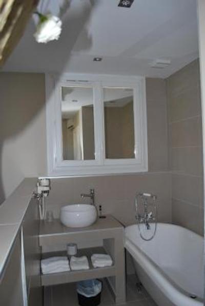 است سرنین هتل