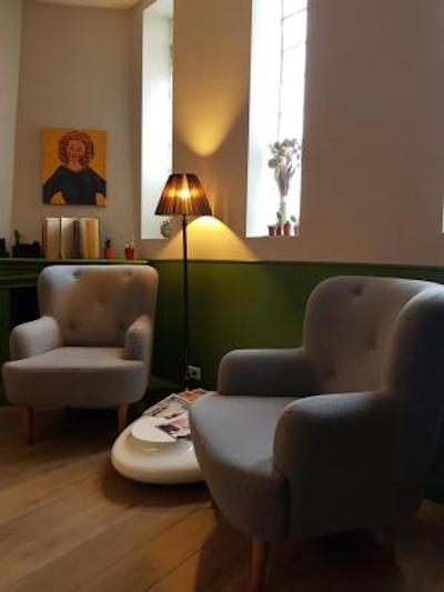 است سرنین هتل