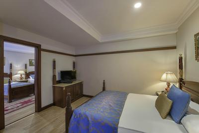 دلفین پالاس هتل