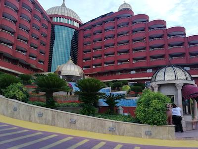 دلفین پالاس هتل