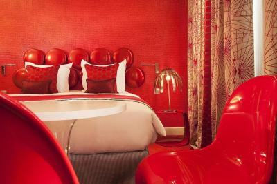 ل پتیت پاریز