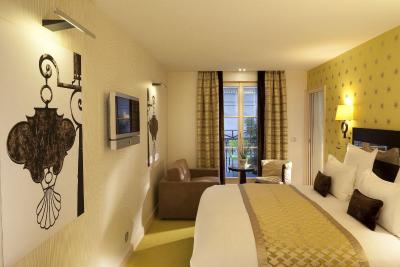 ل پتیت پاریز