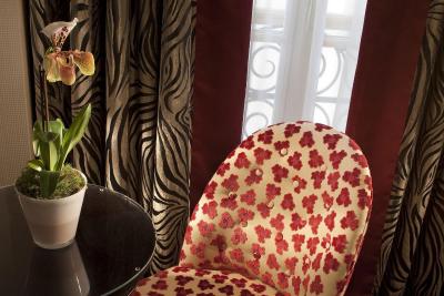 ل پتیت پاریز