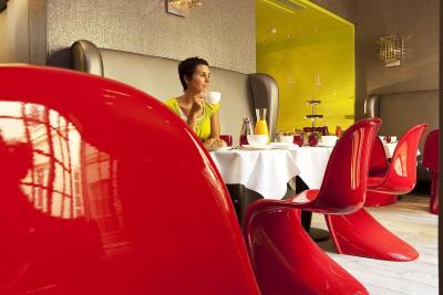 ل پتیت پاریز