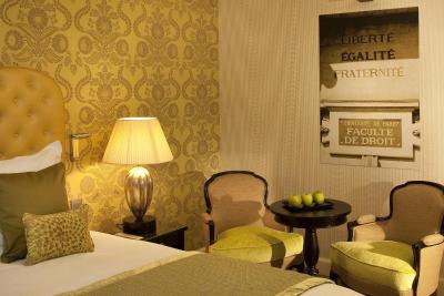 ل پتیت پاریز