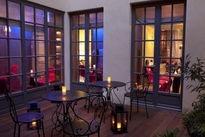 ل پتیت پاریز