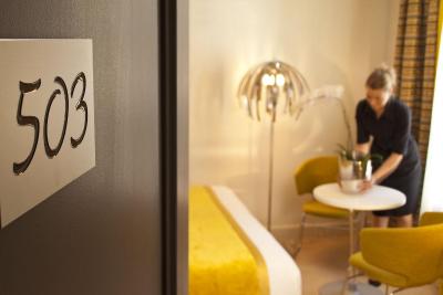 ل پتیت پاریز