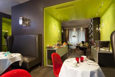 ل پتیت پاریز