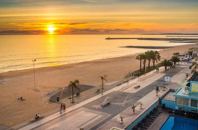 دم جس بیچ هتل