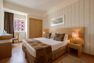 دم جس بیچ هتل