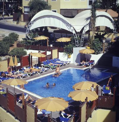 سناتر هتل اپارتمنتز