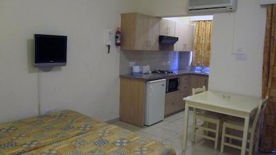 سناتر هتل اپارتمنتز