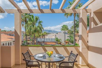 لز امیگوز بیچ کلوب