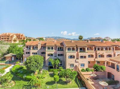 لز امیگوز بیچ کلوب