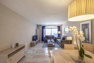 لز امیگوز بیچ کلوب