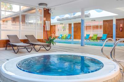 لز امیگوز بیچ کلوب