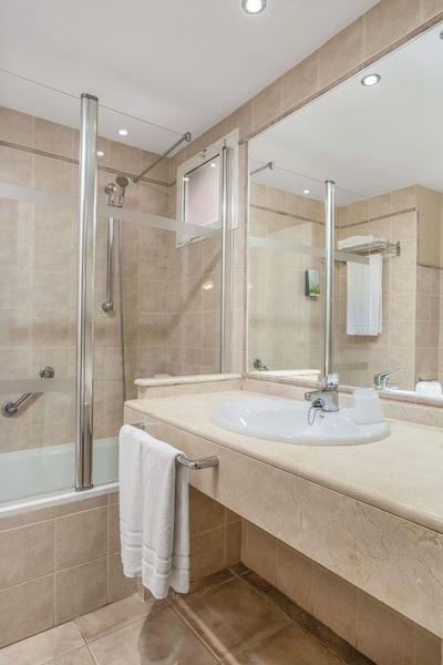 لز امیگوز بیچ کلوب