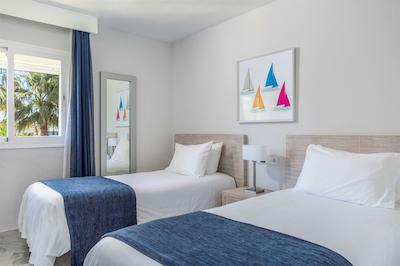 لز امیگوز بیچ کلوب