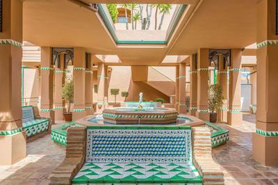 لز امیگوز بیچ کلوب