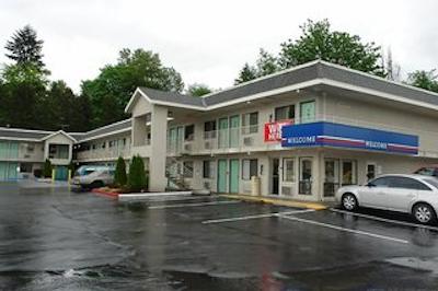 متل 6 اسیتل آیرپرت