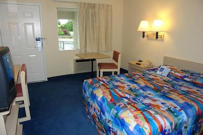 متل 6 اسیتل آیرپرت