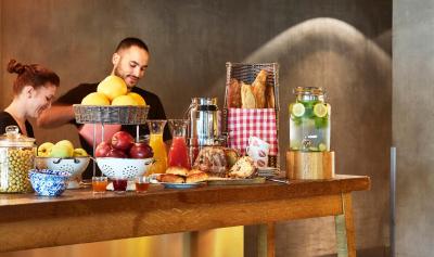 ماما شلتر پاریز