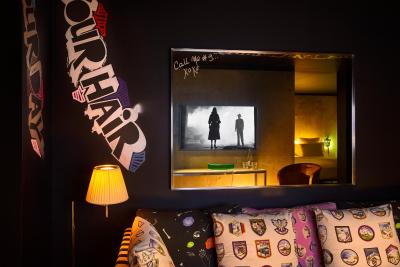 ماما شلتر پاریز