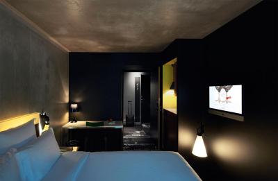 ماما شلتر پاریز