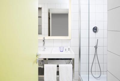 ماما شلتر پاریز